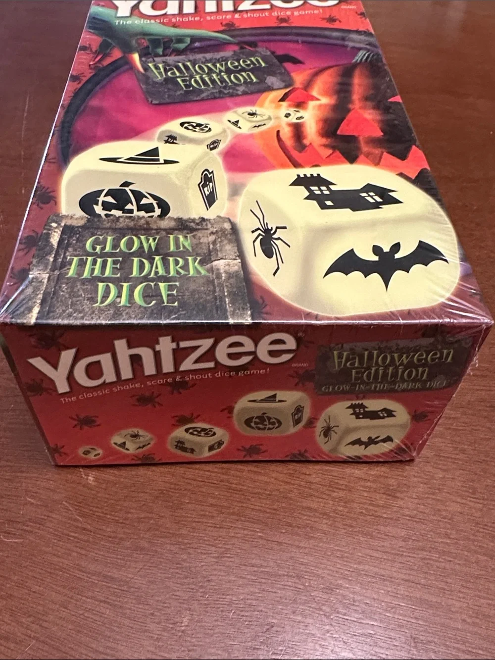 Yahtzee Halloween Edition with Glow in the Dark Dice